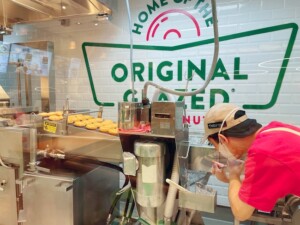 ドーナツ製造機クリスピークリームドーナツ渋谷シネタワー店