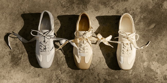 『Carol』左からGREY SILVER・BUTTER YELLOW・LIGHT GOLD